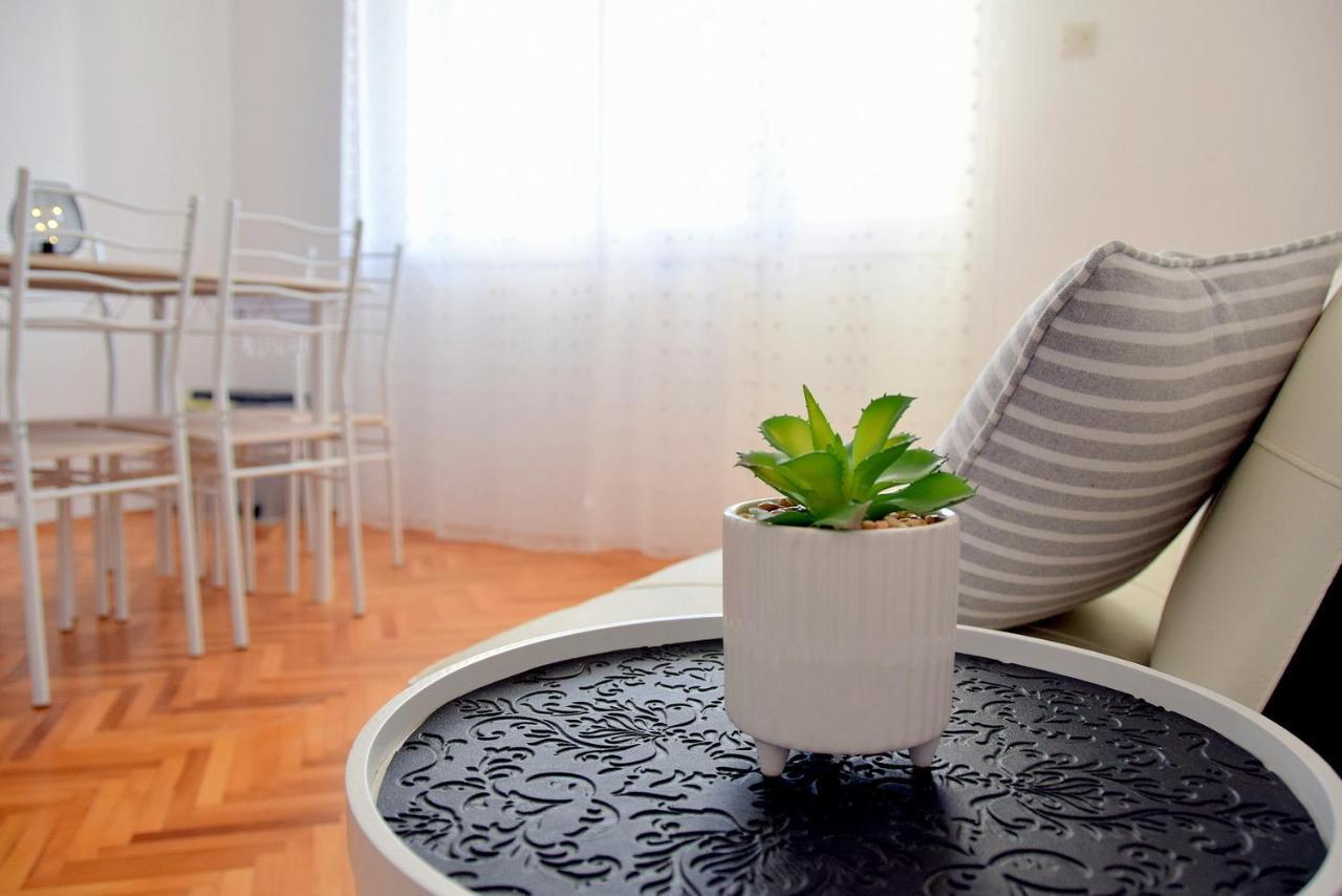 Viola Apartment *