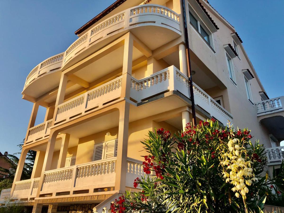 Viola Apartment