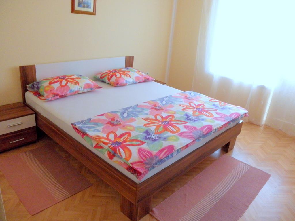 Viola Apartment