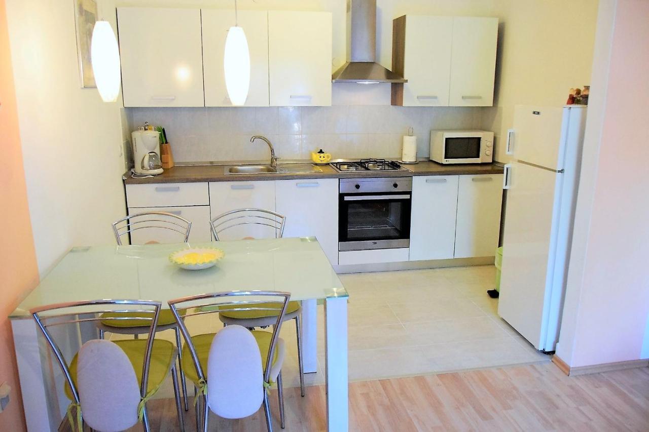 Viola Apartment Kampor